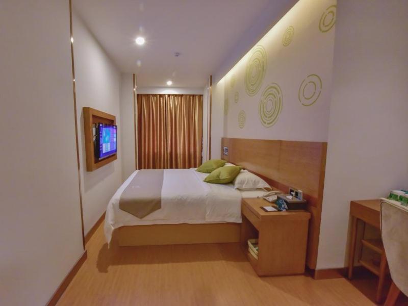 Greentree Inn Huanggang Qichun County Ouyada Square Express Hotel מראה חיצוני תמונה