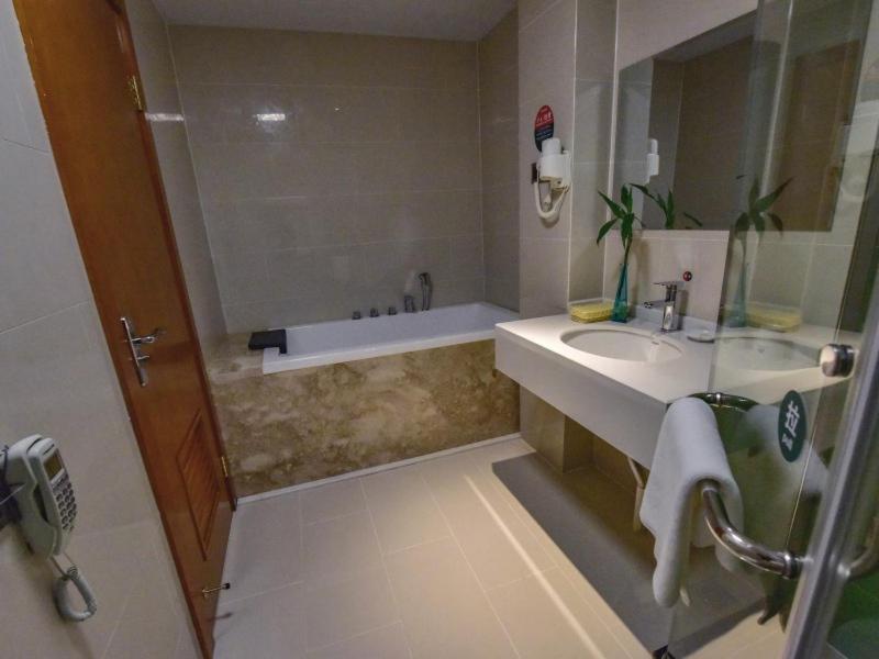 Greentree Inn Huanggang Qichun County Ouyada Square Express Hotel מראה חיצוני תמונה